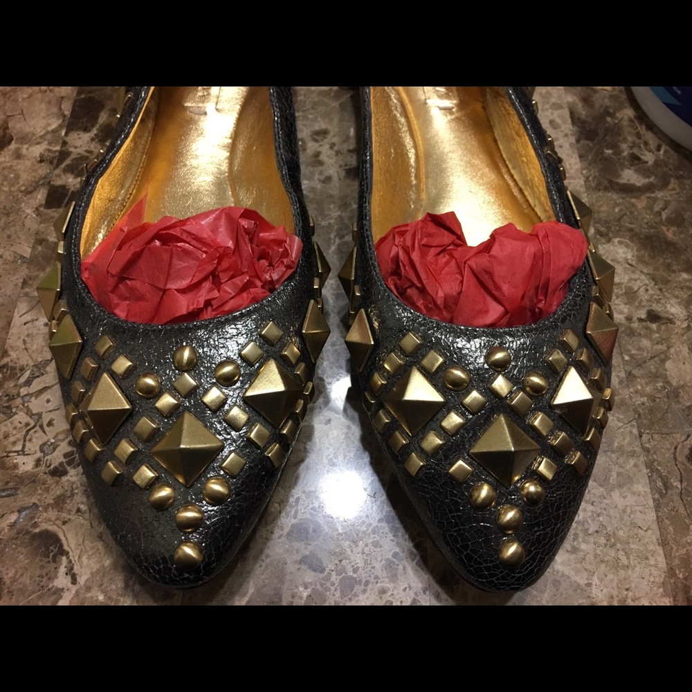 BCBGMAXAZRIA leather flats